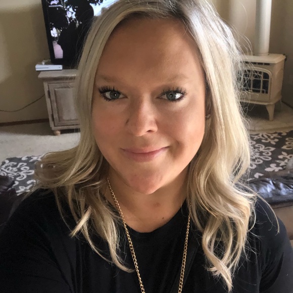 Meet your Posher, Katie - Picture 2 of 2